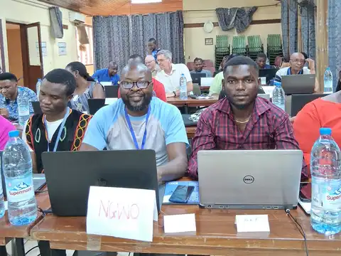 Ndoh afwɛ e ndere webstyt